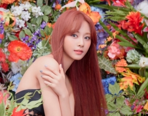 TWICEツウィ、“寄付天使”の座を奪還