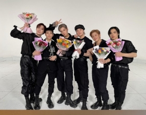 ASTRO、『エムカ』で初の1位…3冠王に
