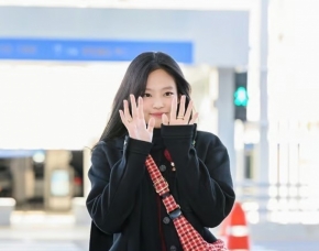 BLACKPINKジェニー、「CHANEL」ショーのためパリへ出国