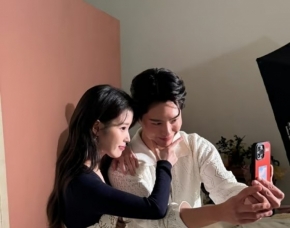 IU&amp;パク・ボゴム、グラビアBカットとビハインド公開