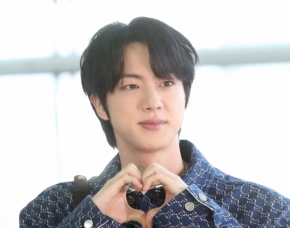 防弹少年团(BTS)成员JIN，在“明星排名”男子偶像排行榜中位列第三…智旻、2PM俊昊与TOP3