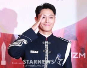 イ・ドヒョン、軍除隊感想…「すっきりする」