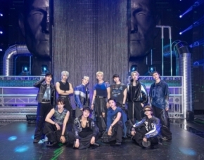SEVENTEEN、 「THUNDER」音楽番組1位 「8冠達成」