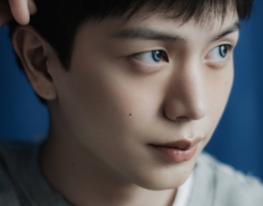 陆星材，今日(19日)发行首张迷你专辑《All About Blue》