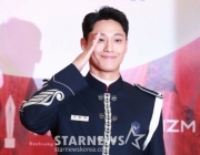 イ・ドヒョン、軍除隊感想…「すっきりする」