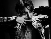 j-hope，散发性感魅力！