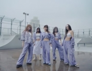 LE SSERAFIM、日本4thシングル『DIFFERENT』をリリース